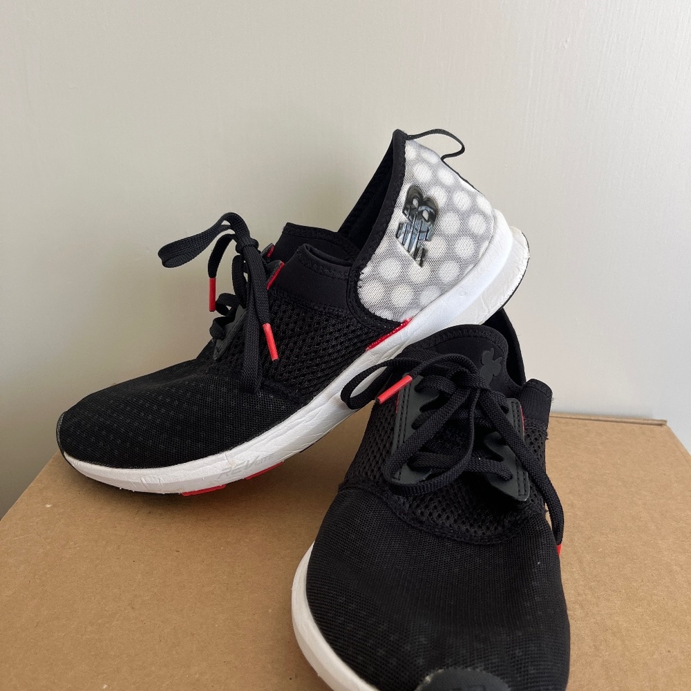 Black Women’s New Balance - Disney Micky edition